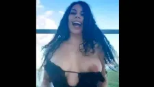 Lizbeth Rodriguez en vivos desde un balcon para todos